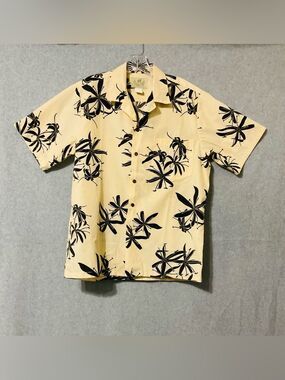 Attitude clothing Co Men's Short-Sleeve Tropical Print Shirt cream Sz M
